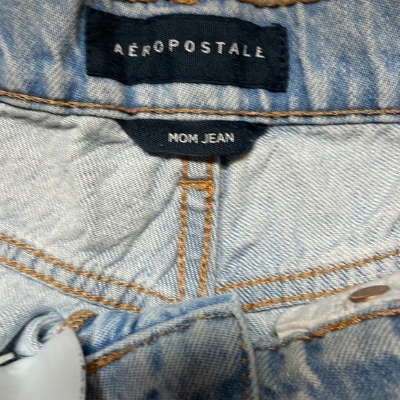 Aeropostale women’s mom jean, distressed look, light wash. Size 2. - Picture 3 of 11